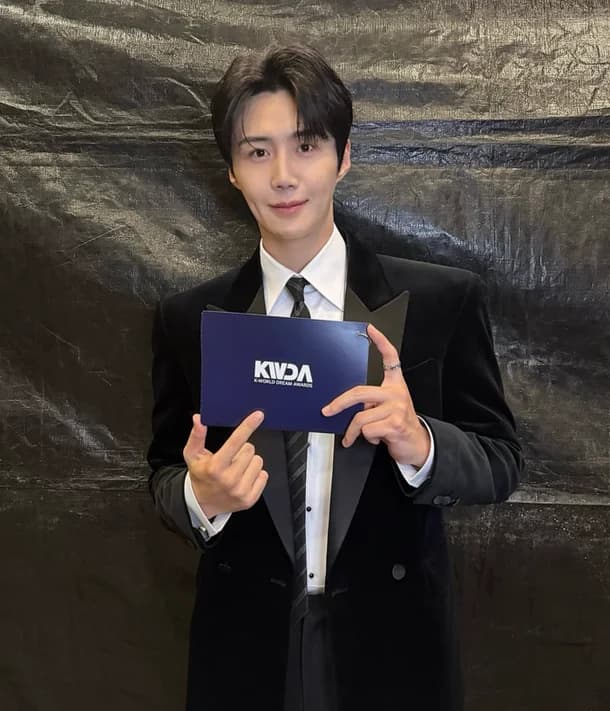김선호 K-WORLD DREAM AWARDS 사진 정리: 판타지오 비하인드와 차기작 일정