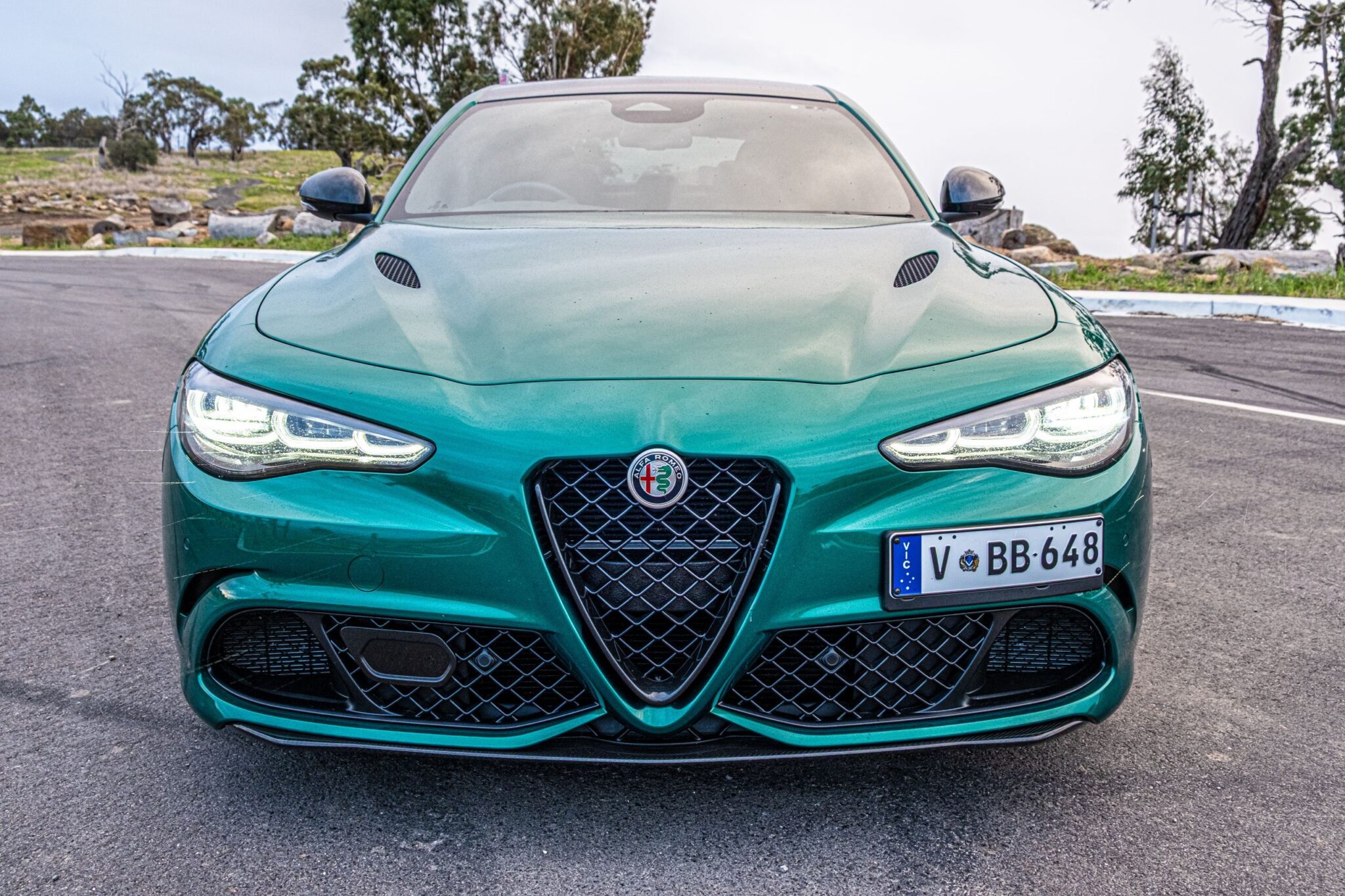 2026 Alfa Romeo Giulia Quadrifoglio 리뷰: 오래됐지만 여전히 살아 있는 주행감