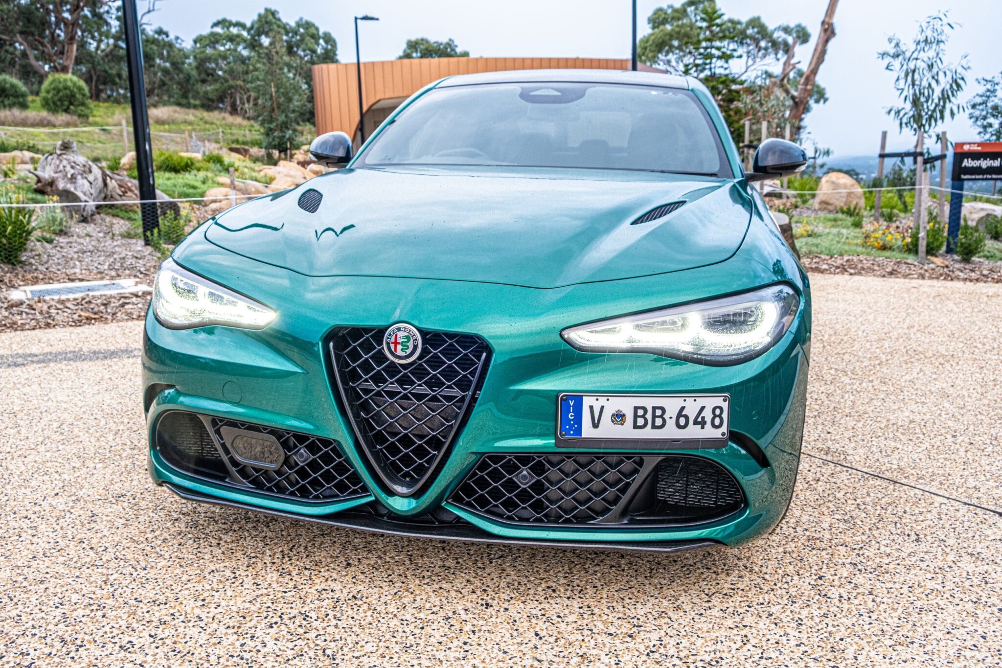 2026 Alfa Romeo Giulia Quadrifoglio 리뷰: 오래됐지만 여전히 살아 있는 주행감