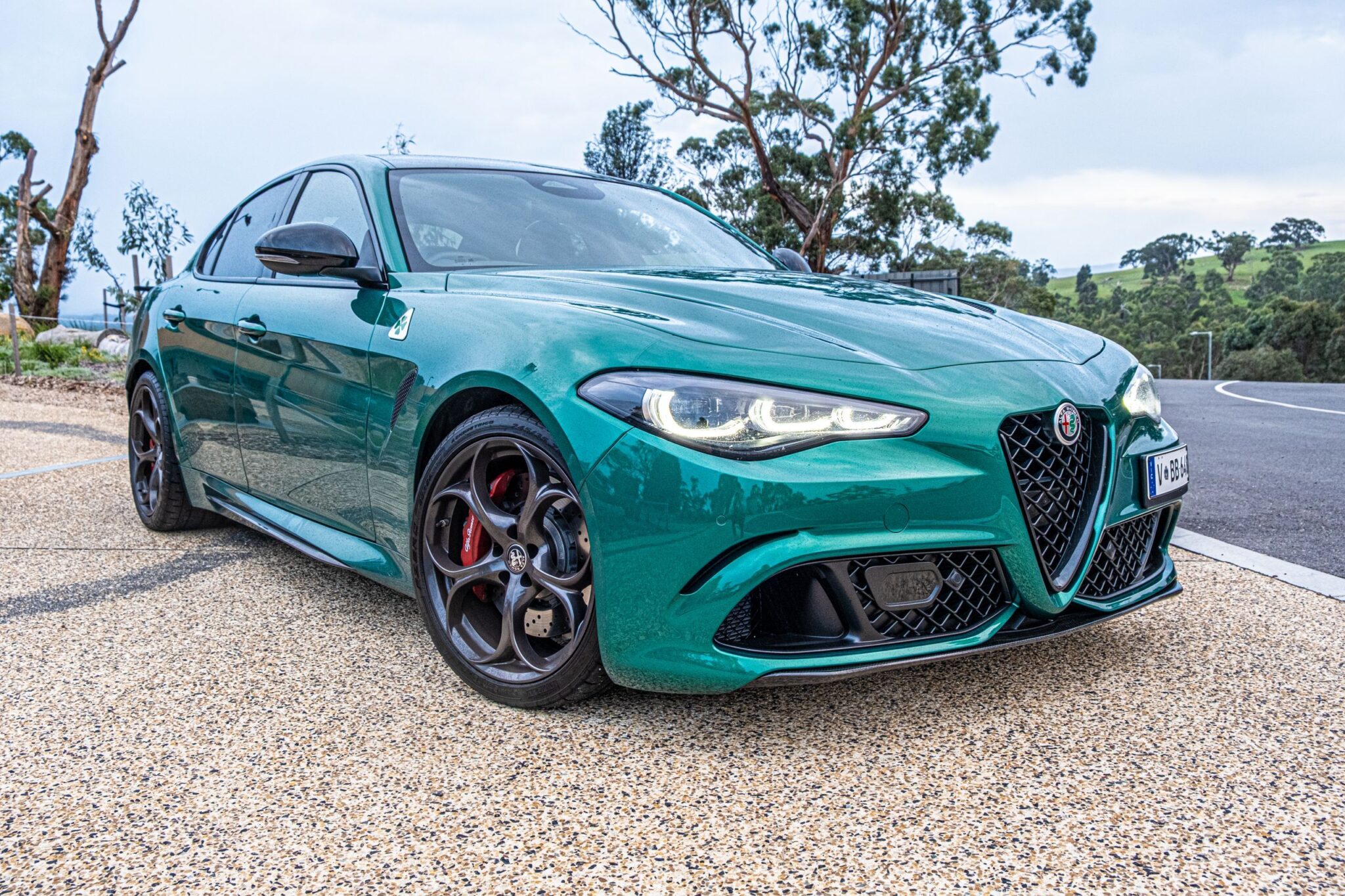 2026 Alfa Romeo Giulia Quadrifoglio 리뷰: 오래됐지만 여전히 살아 있는 주행감