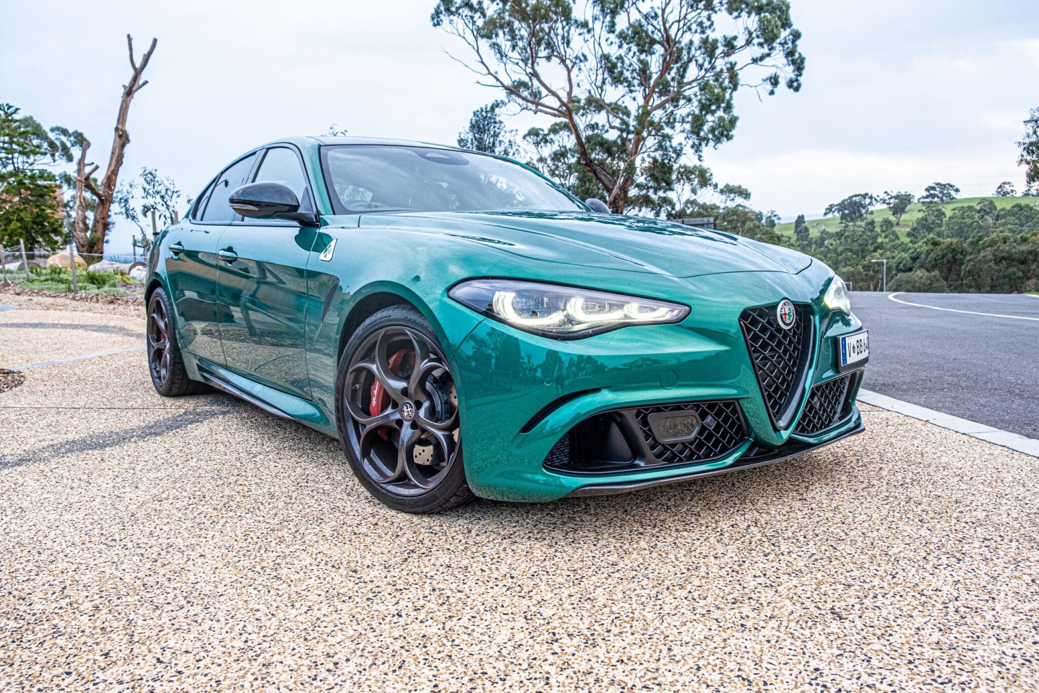 2026 Alfa Romeo Giulia Quadrifoglio 리뷰: 오래됐지만 여전히 살아 있는 주행감