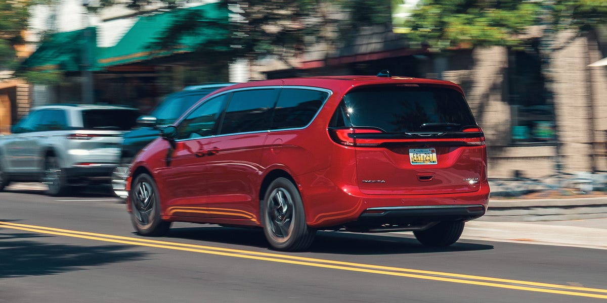 2027 Chrysler Pacifica 업데이트 논란: 게으른 변경인가 실용적 유지인가