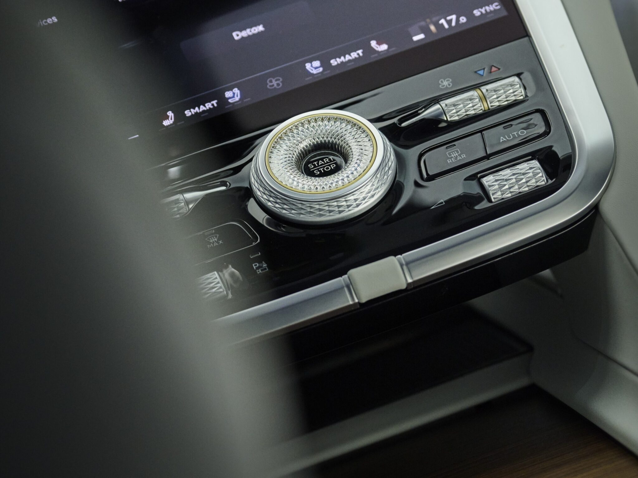 Bentley Torcal 최강·최속 전기 SUV 예고, 850마력보다 중요한 안락함