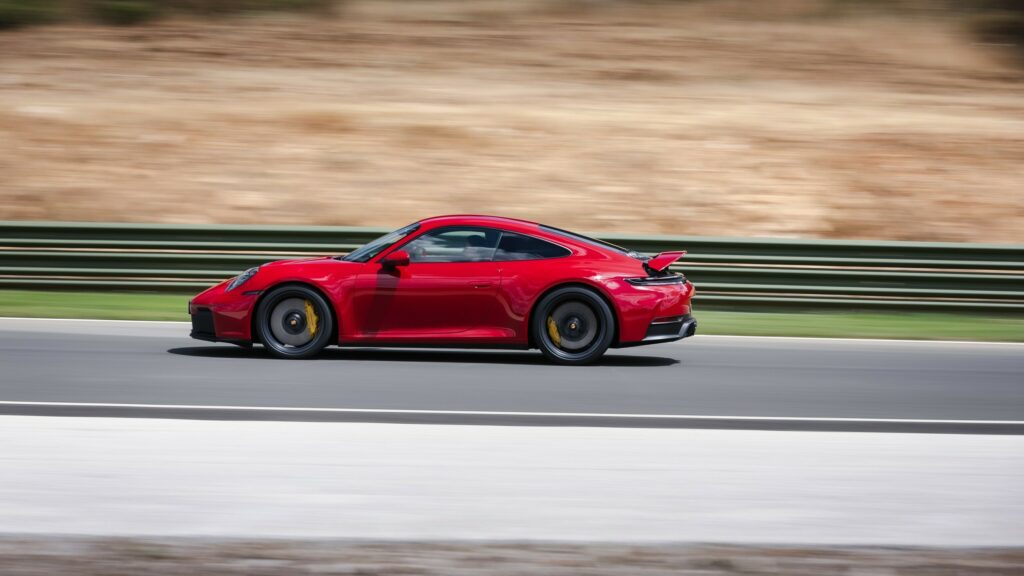 Porsche 911 하이브리드 수동변속기 가능성: 지금은 불가능하지만 문은 열려 있다