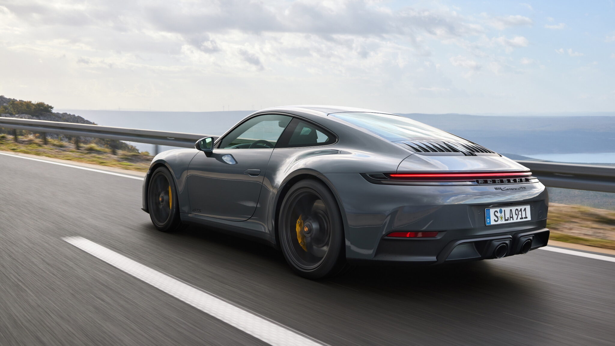Porsche 911 하이브리드 수동변속기 가능성: 지금은 불가능하지만 문은 열려 있다