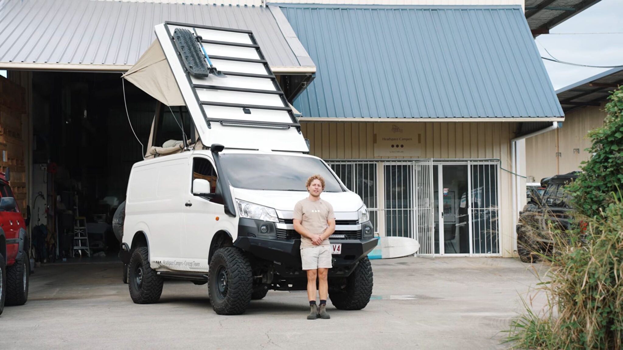 Toyota HiAce 4x4 Camper: Land Cruiser보다 높은 캠핑 밴의 현실성