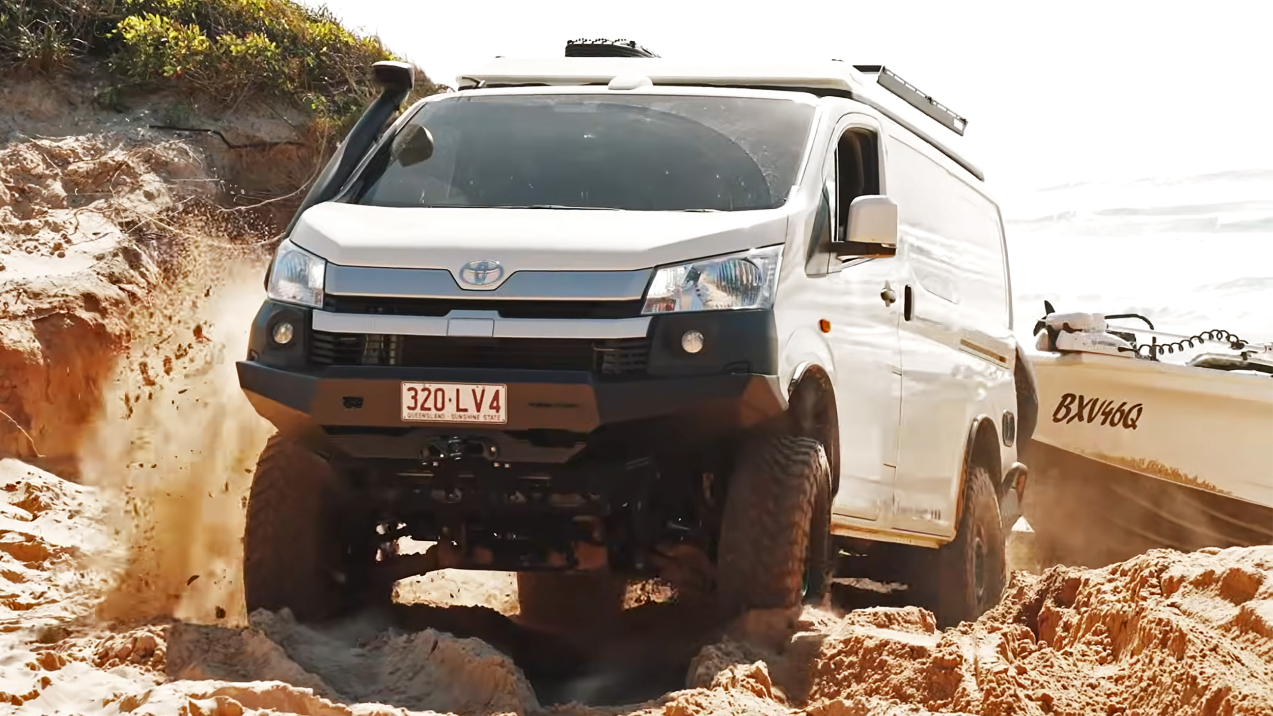 Toyota HiAce 4x4 Camper: Land Cruiser보다 높은 캠핑 밴의 현실성