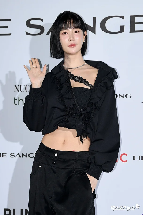 클라라 서울패션위크 포토월, 이상봉 쇼 참석 사진이 주목된 이유