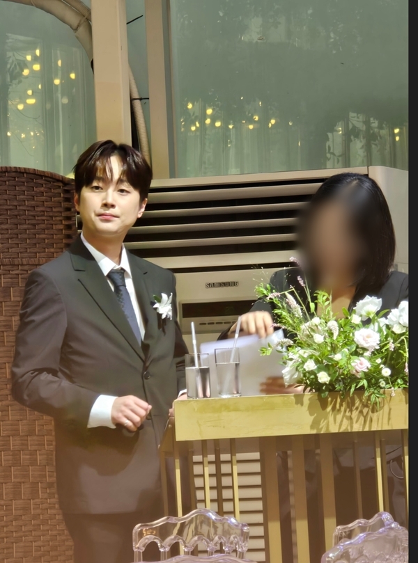 김나희 결혼식 이찬원 사회·송가인 축가: 하객 1000명 현장이 화제 된 이유